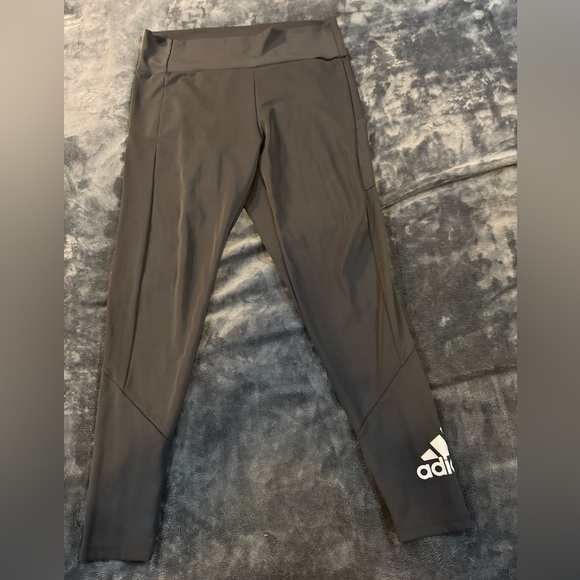 adidas Pants - Adidas women’s athletic yoga pants w/pocket, logo, great condition, size xl